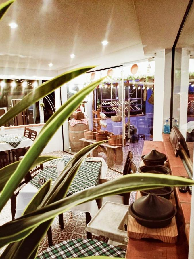 La Capannina Hotel Patong Bagian luar foto