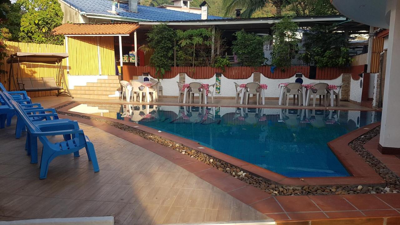 La Capannina Hotel Patong Bagian luar foto